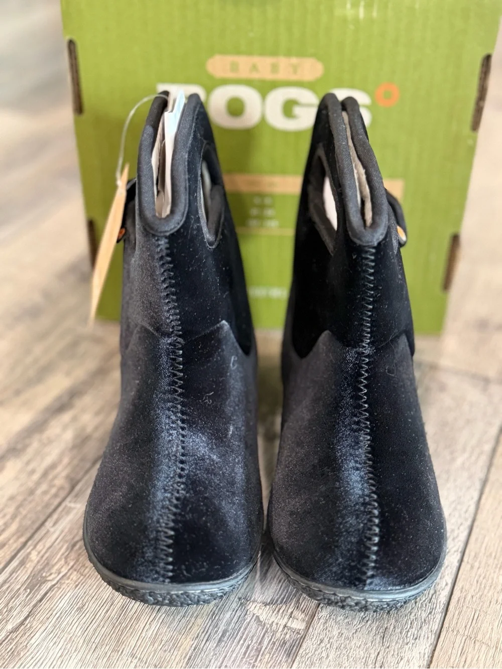 🖤 NWT BOGS Kids Black Velvet Waterproof Winter Boots. Size 10